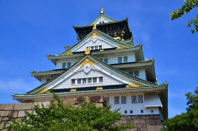 4. OSAKA CASTLE