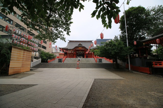 4. Hanazono Shrine