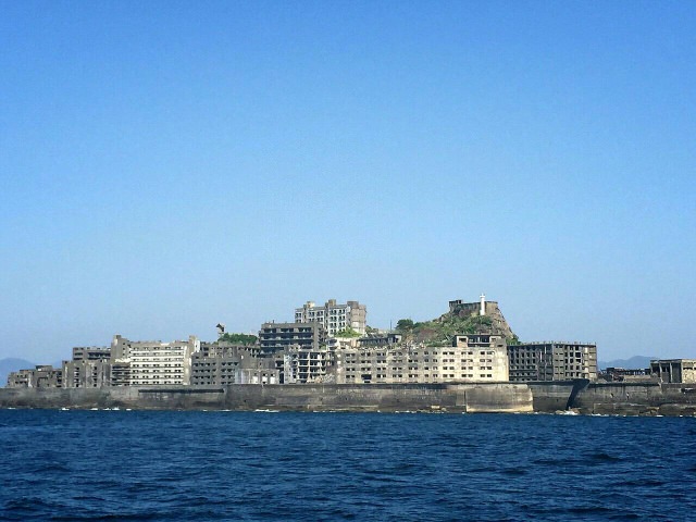 9．Gunkan Island