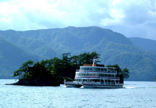 2. Lake Towada